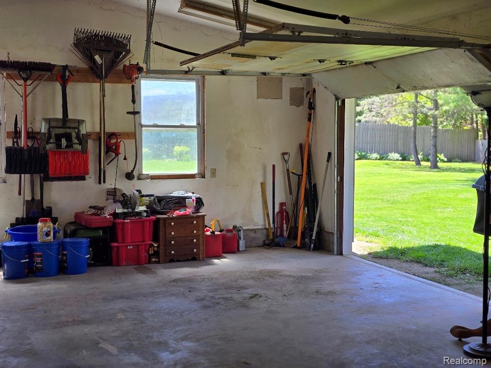 5523 Jerome Lane, Grand Blanc, MI 48439 — Photo 58