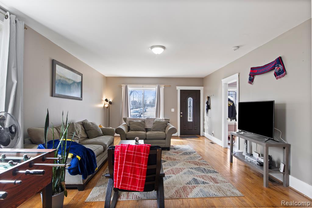 502 WHITE Avenue, Lincoln Park, MI 48146 — Photo 12