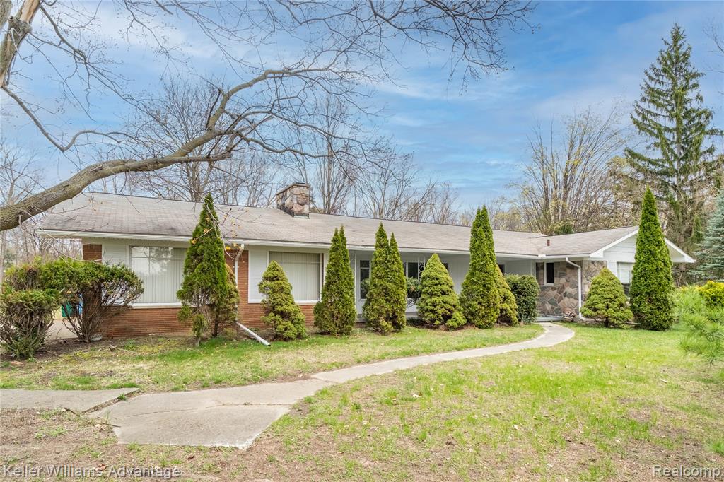 34550 Freedom Road, Farmington, MI 48335 — Photo 2