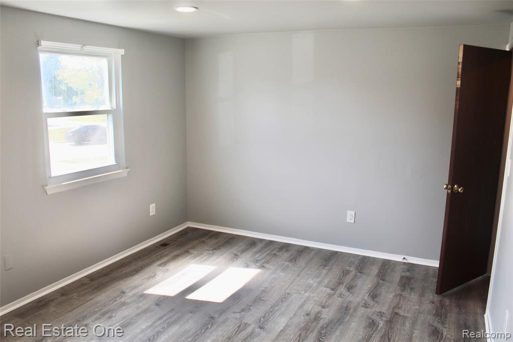 4549 Benjamin Drive, Sterling Heights, MI 48310 — Photo 14