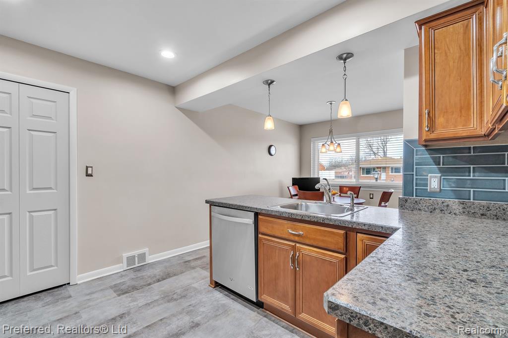 5238 Busch Avenue, Warren, MI 48091 — Photo 18