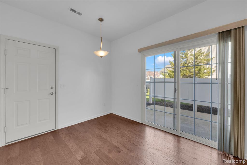 26725 ASHTON Drive, Woodhaven, MI 48183 — Photo 10
