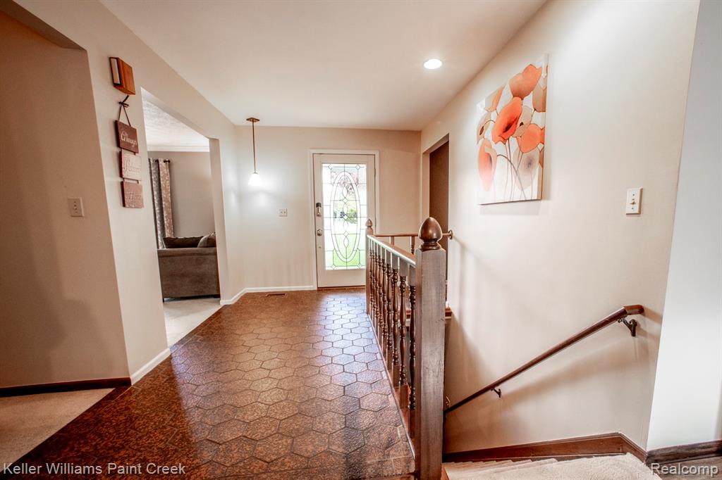 939 Biggers Court, Rochester Hills, MI 48309 — Photo 12