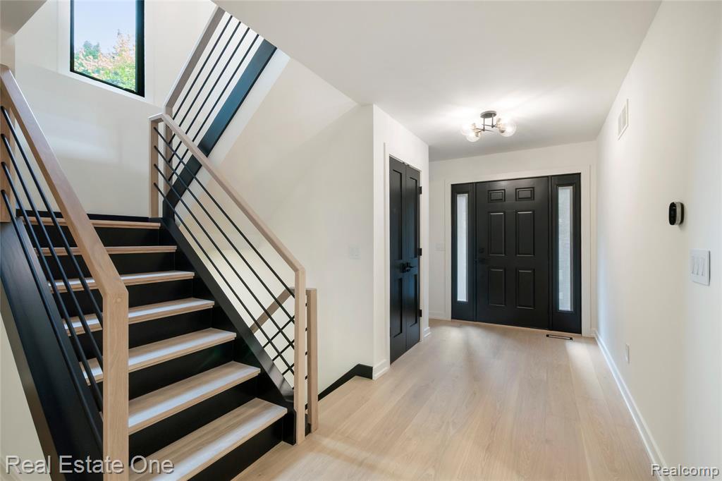 5584 N Adams Way, Bloomfield Hills, MI 48302 — Photo 5