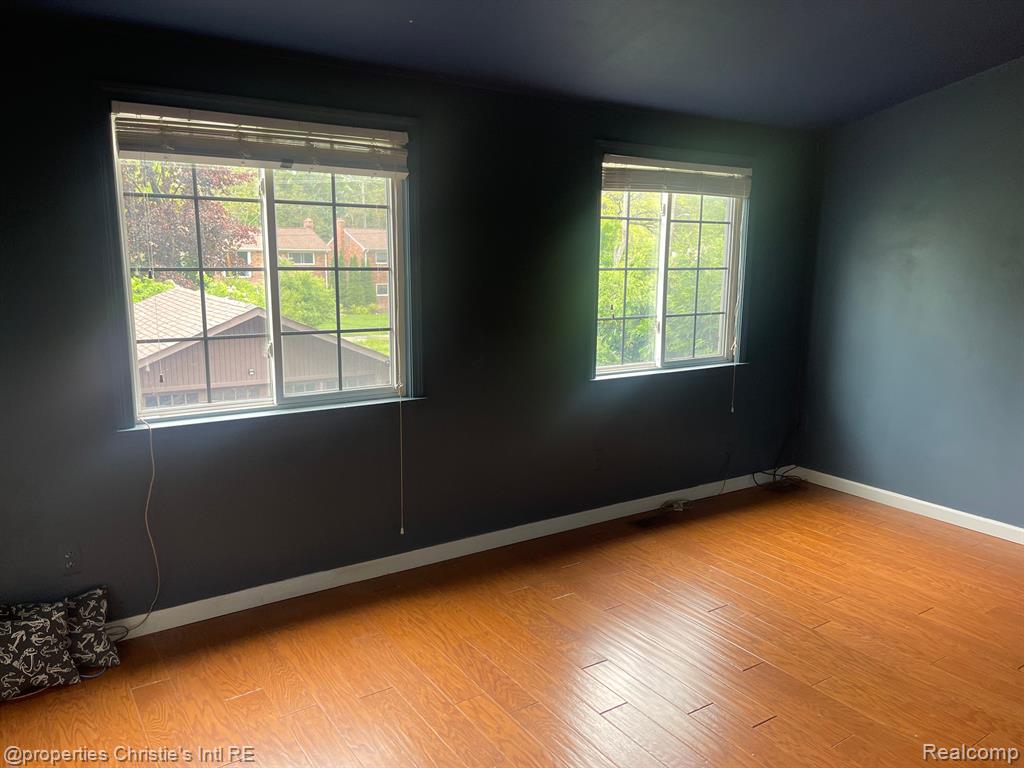 532 SAINT CLAIR Street, Grosse Pointe, MI 48230 — Photo 31