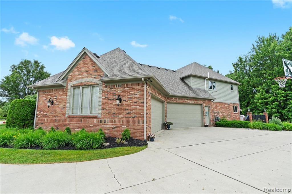 10734 Stoney Point Drive, South Lyon, MI 48178 — Photo 34