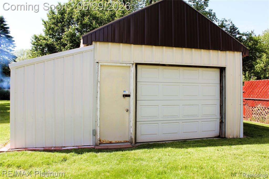 5615 Cherokee Bend Bend, Howell, MI 48843 — Photo 24