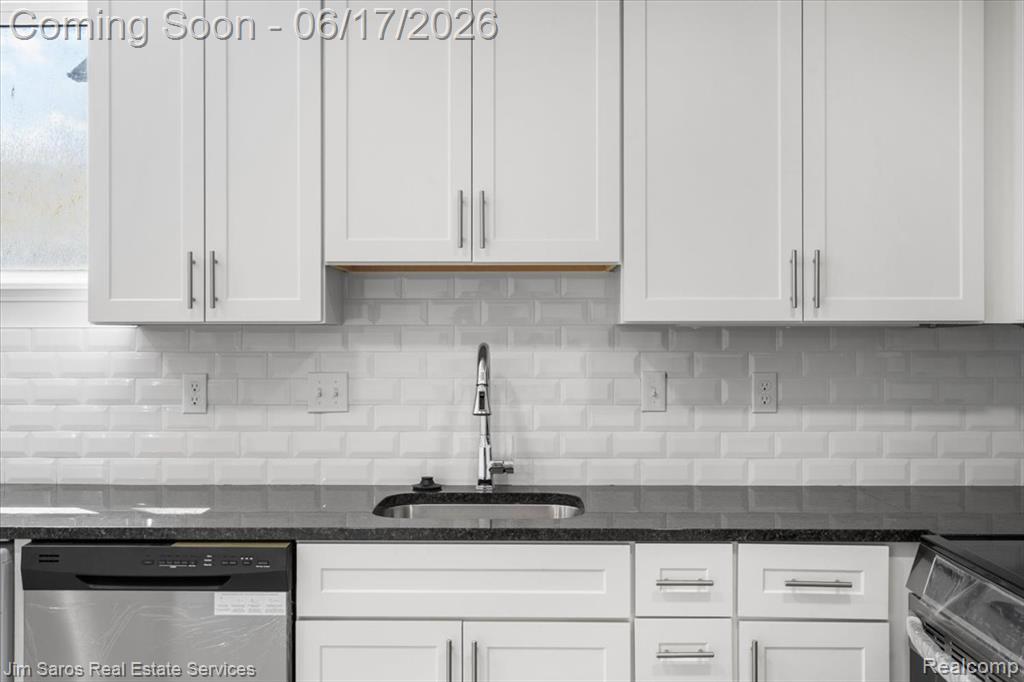 4735 Rohns #2A Street, Detroit, MI 48214 — Photo 7