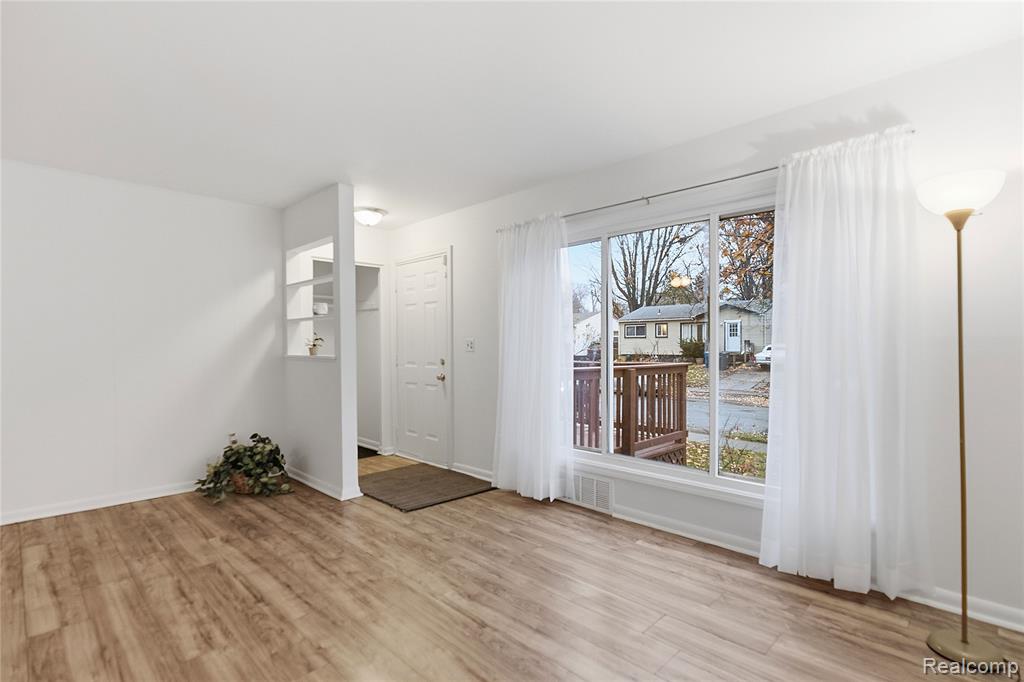 755 Scottwood Street, Pontiac, MI 48340 — Photo 3
