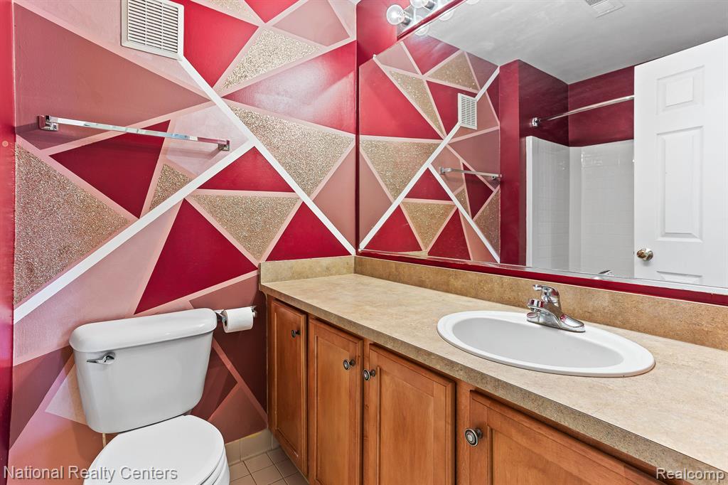 17211 Addington Drive, Commerce Twp, MI 48390 — Photo 18