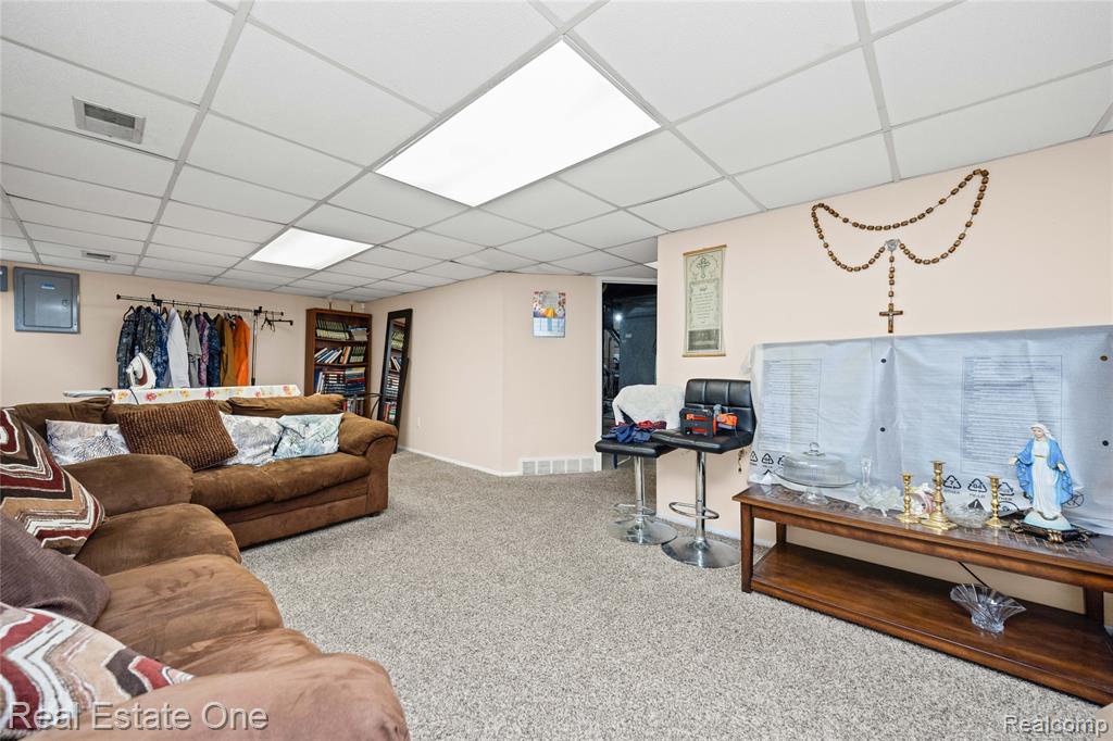 5226 Brett Court, West Bloomfield, MI — Photo 42