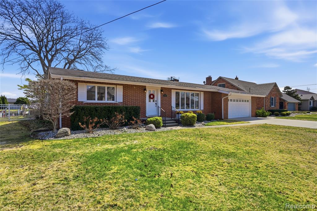 49750 Nautical Drive, Chesterfield, MI 48047 — Photo 43