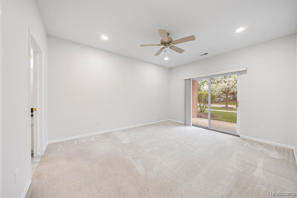 45622 WARWICK Drive, Macomb, MI 48044 — Photo 20