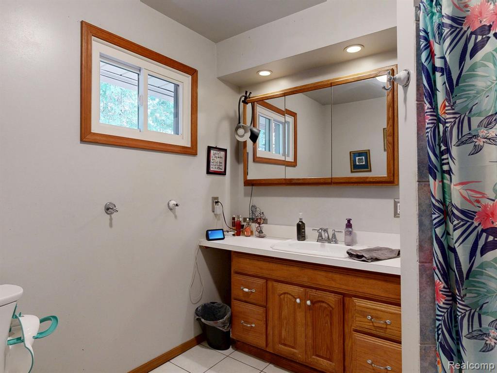 206 Wellington Crescent, Mount Clemens, MI 48043 — Photo 32