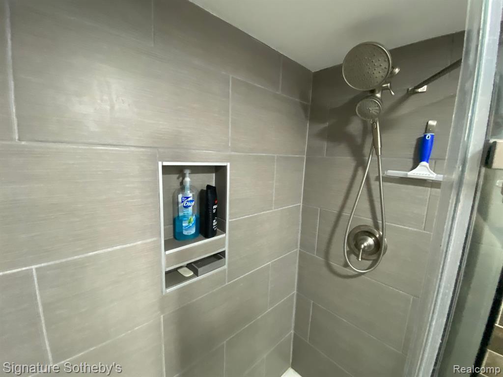 1991 Calvert Street, Detroit, MI 48206 — Photo 35