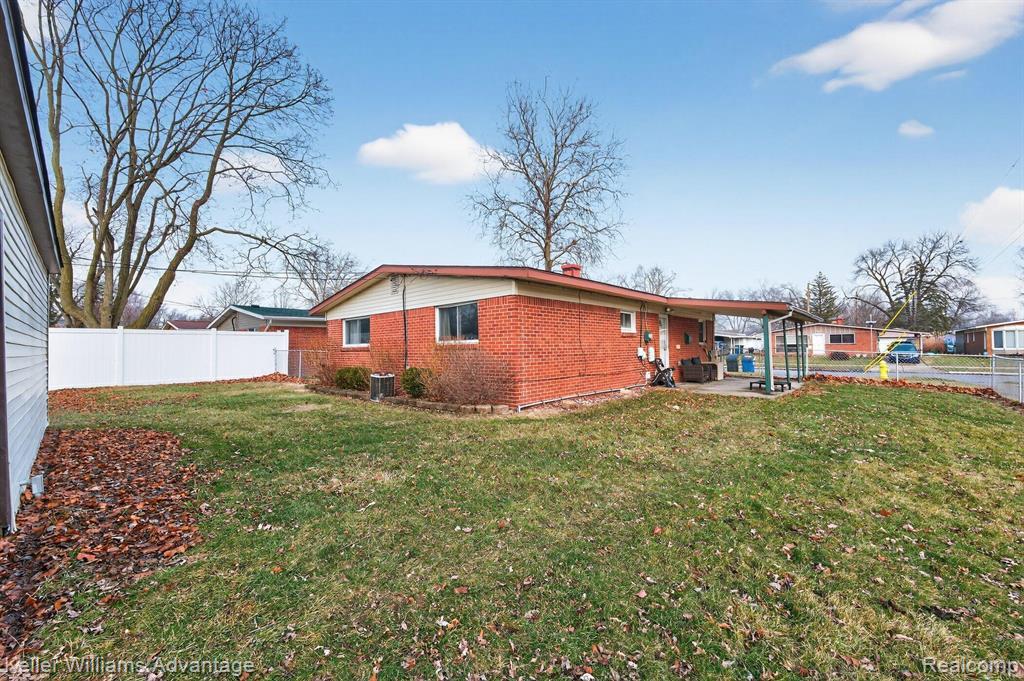 7435 Lathers Street, Westland, MI — Photo 29
