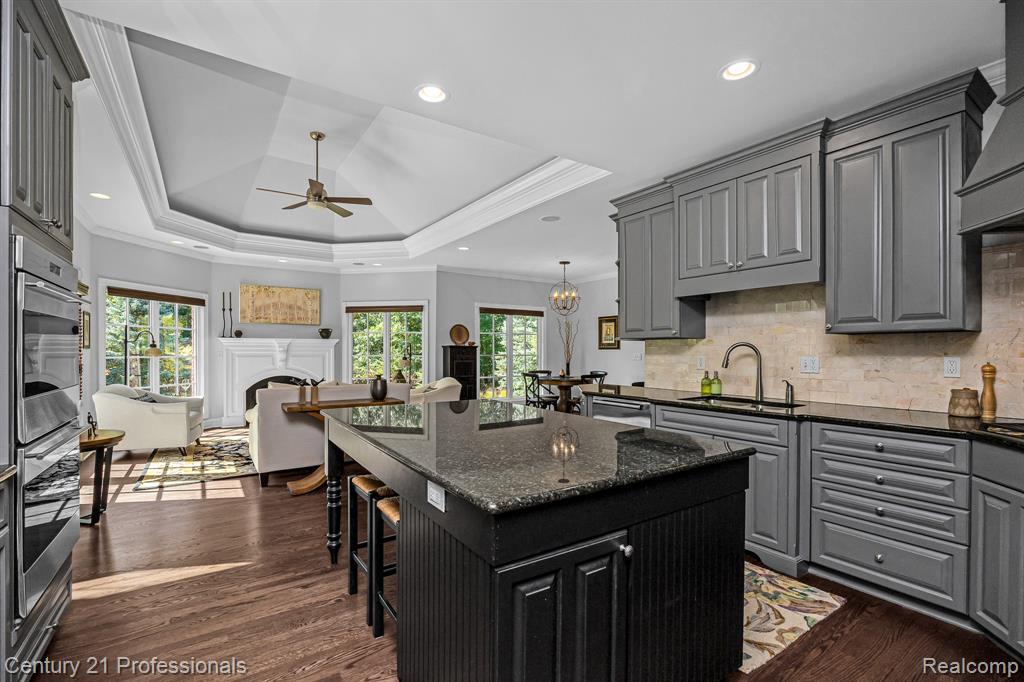 8242 Pine Hollow Court, Grand Blanc, MI 48439 — Photo 14