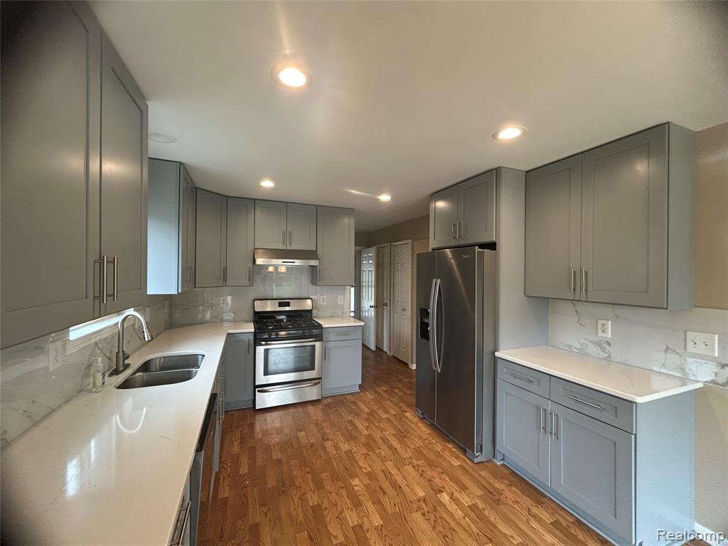 46129 Creekside Boulevard, Macomb, MI 48044 — Photo 11