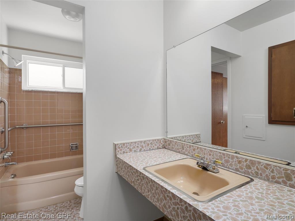 5214 Busch Avenue, Warren, MI 48091 — Photo 20