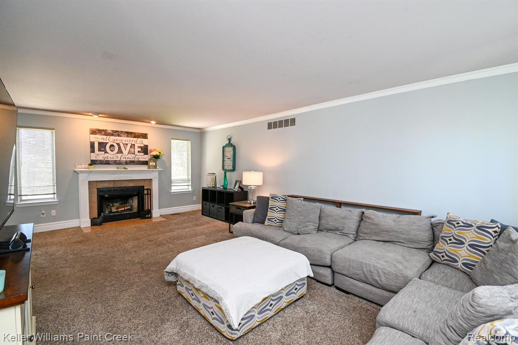 51466 PROMENADE Lane, New Baltimore, MI 48047 — Photo 8