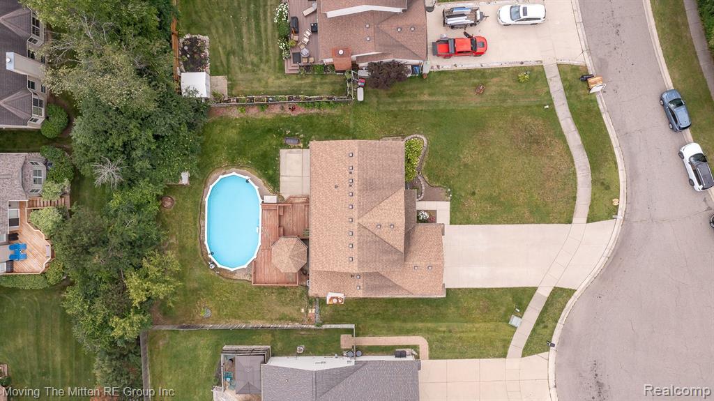 5861 MEADOWGREENE Drive, Waterford, MI 48327 — Photo 58