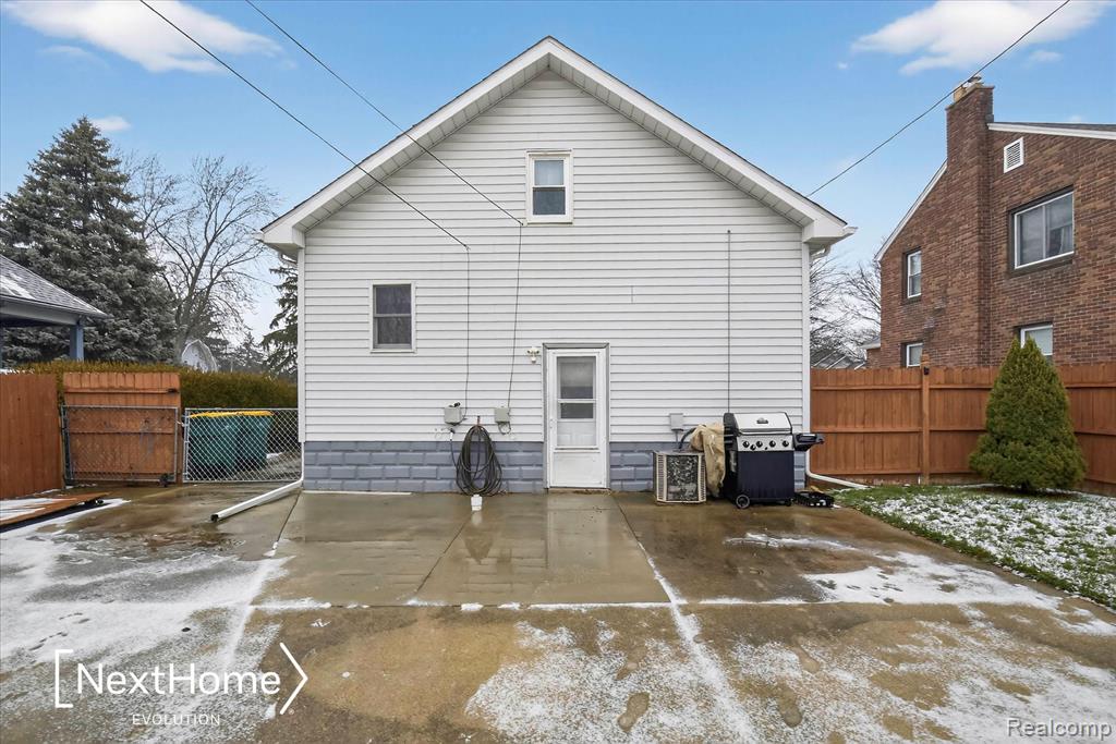 645 Riverbank Street, Wyandotte, MI 48192 — Photo 31