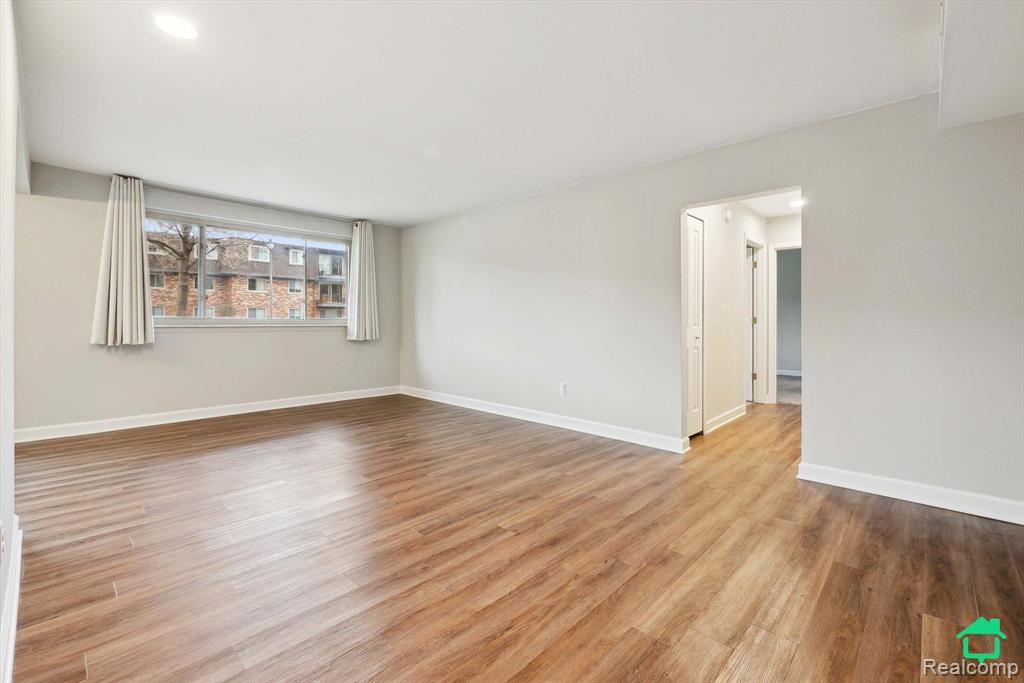 412 Riviera Drive, Saint Clair Shores, MI 48080 — Photo 14