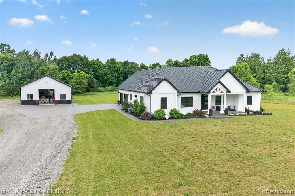 6204 Fish Lake Road, North Branch, MI 48461 — Photo 71