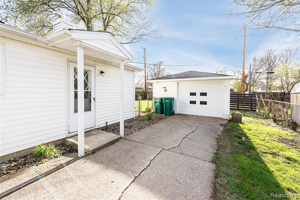 366 S Harris Road, Ypsilanti, MI 48198 — Photo 25