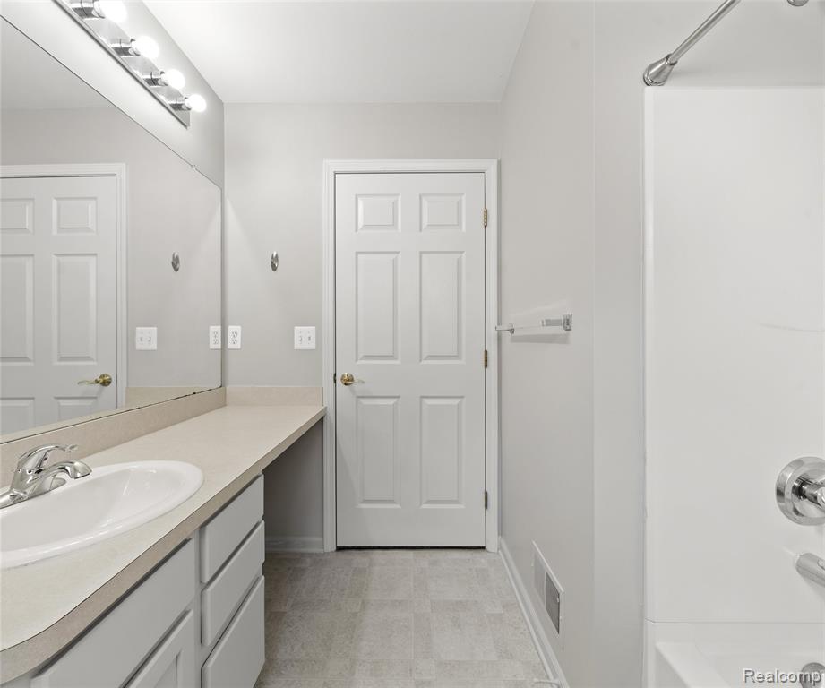 4090 Brighton Lane, 91, Canton, MI 48188 — Photo 46