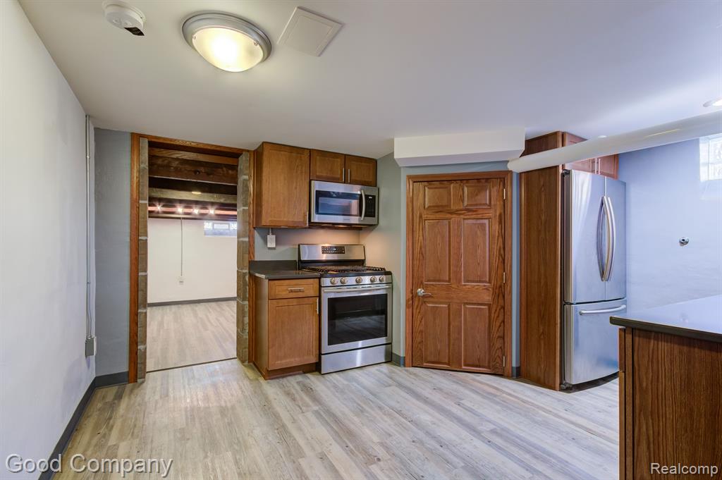 637 S CONNECTICUT Unit 1, Royal Oak, MI 48067 — Photo 2