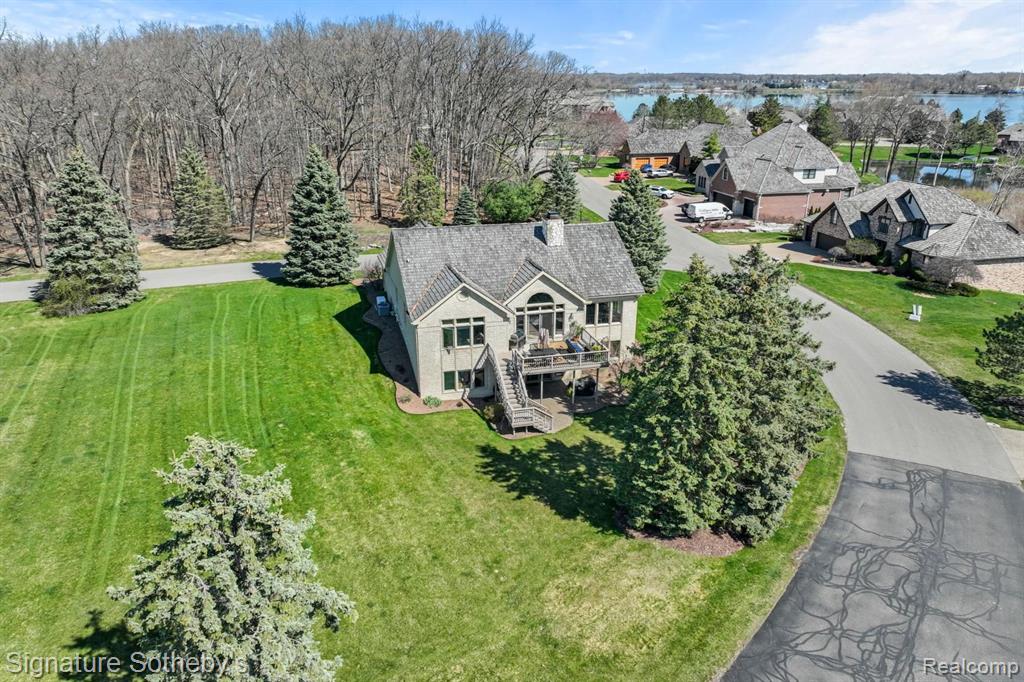 51 CHATEAUX DU LAC, Fenton, MI 48430 — Photo 45