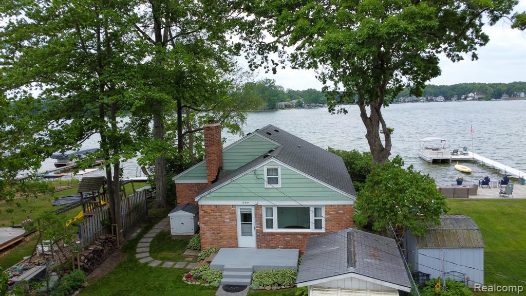 8691 Cooley Lake Road, Commerce Twp, MI 48382 — front exterior