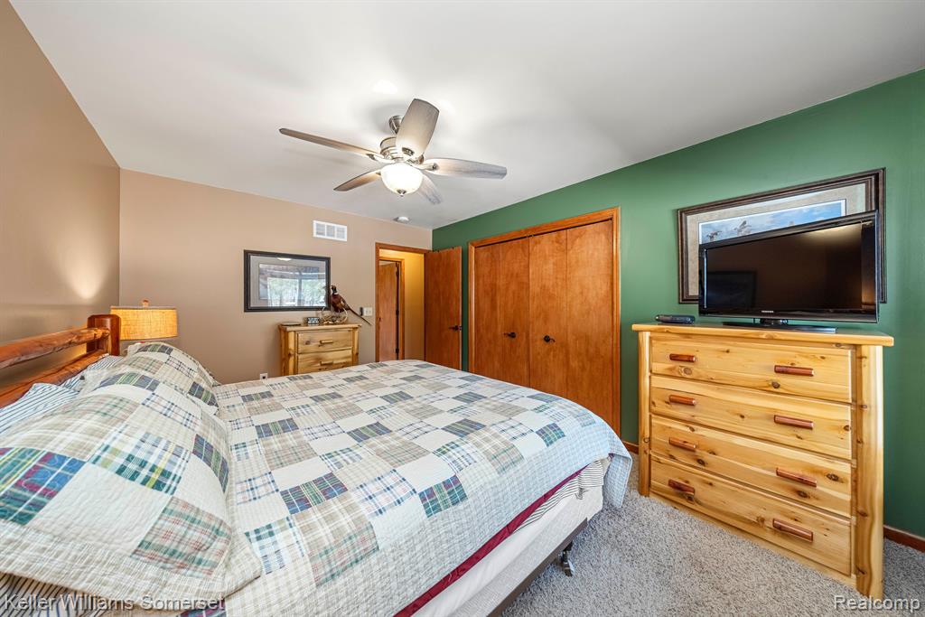 428 CRYSTAL Lane, Roscommon, MI 48653 — Photo 17