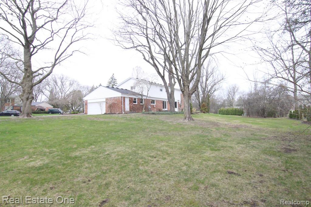 6749 ALDERLEY Way, West Bloomfield, MI — Photo 39