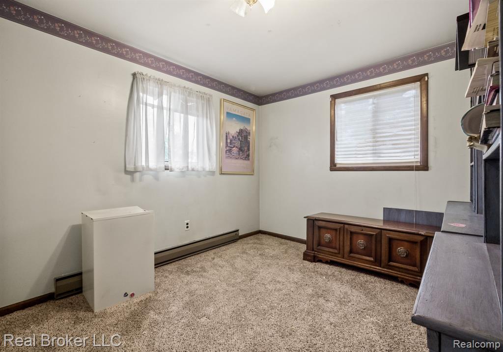 6107 WHITEFIELD Street, Dearborn Heights, MI 48127 — Photo 13