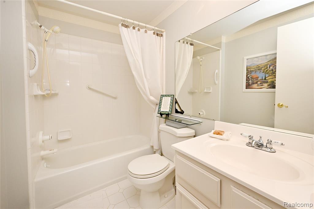 5084 Buckingham, Troy, MI 48098 — Photo 20