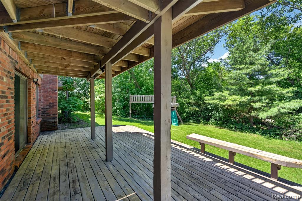 8694 Brazos Court, White Lake, MI — Photo 39
