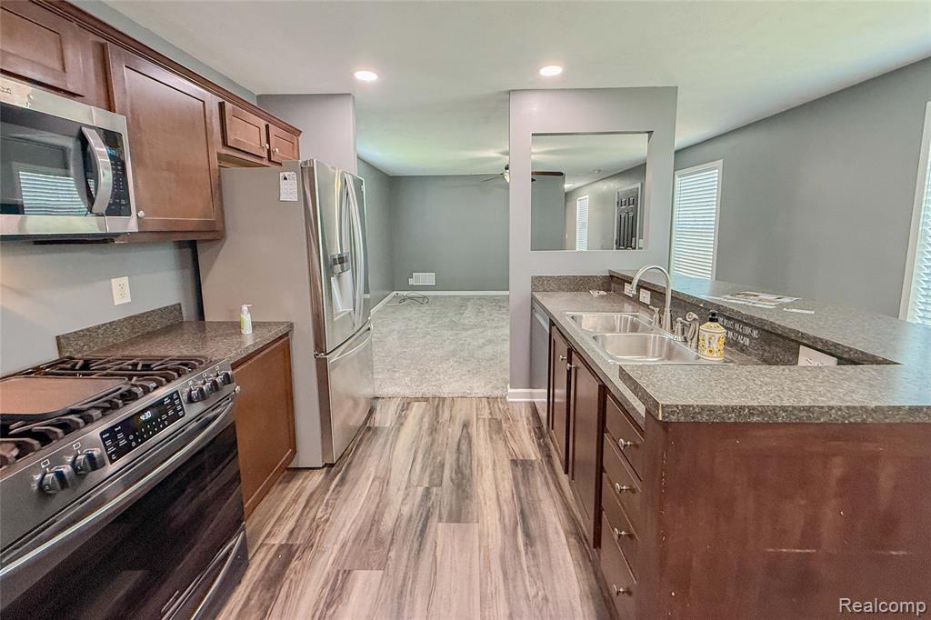 41021 Old Michigan Ave, 39 A, Canton, MI 48188 — Photo 11
