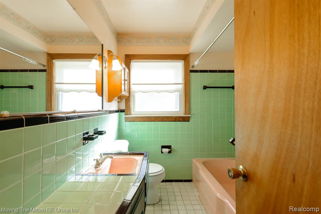 6735 Whitby Street, Garden City, MI — Photo 13