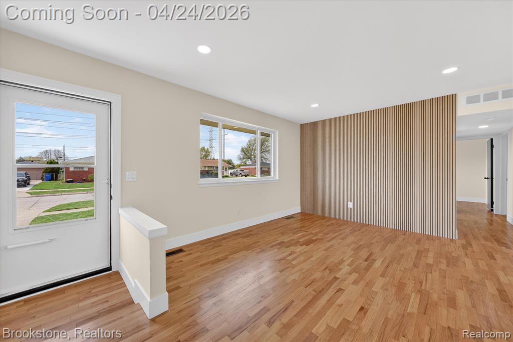30428 Iroquois Drive, Warren, MI 48088 — Photo 8