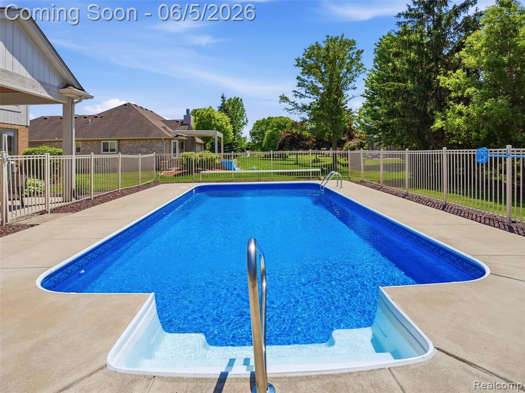 47289 Robins Nest Drive, Utica, MI 48315 — Photo 47