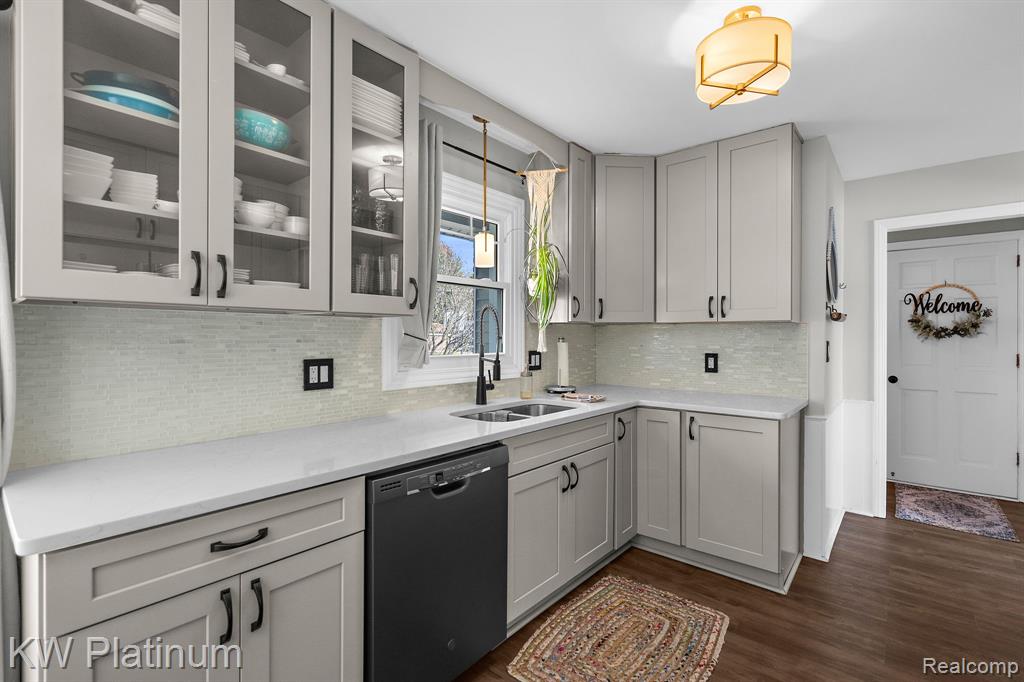 3269 Lake Drive, Fort Gratiot, MI 48059 — Photo 5
