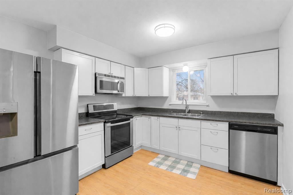 513 Stoddard Avenue, East Lansing, MI 48823 — Photo 2