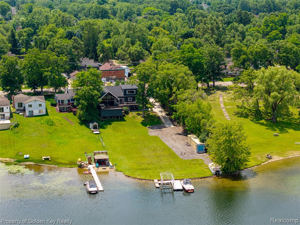 1210 W Oakley Park Road, Commerce Twp, MI 48390 — Photo 40