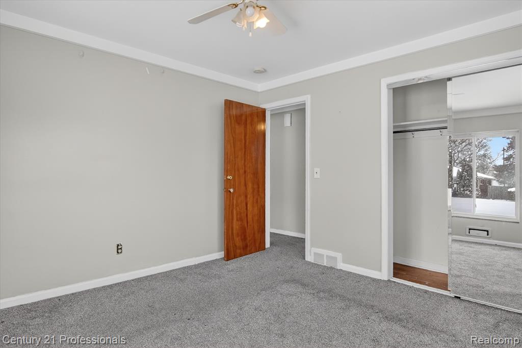 16786 Sprenger Avenue, Eastpointe, MI, 48021