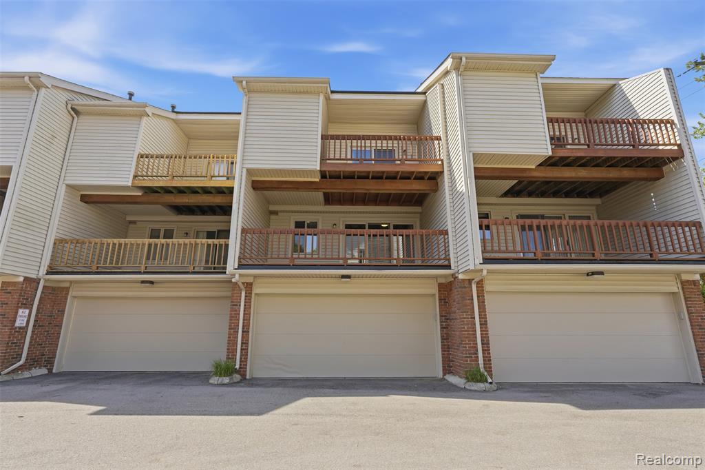 396 W Ann Arbor Trail, Plymouth, MI 48170 — Photo 16