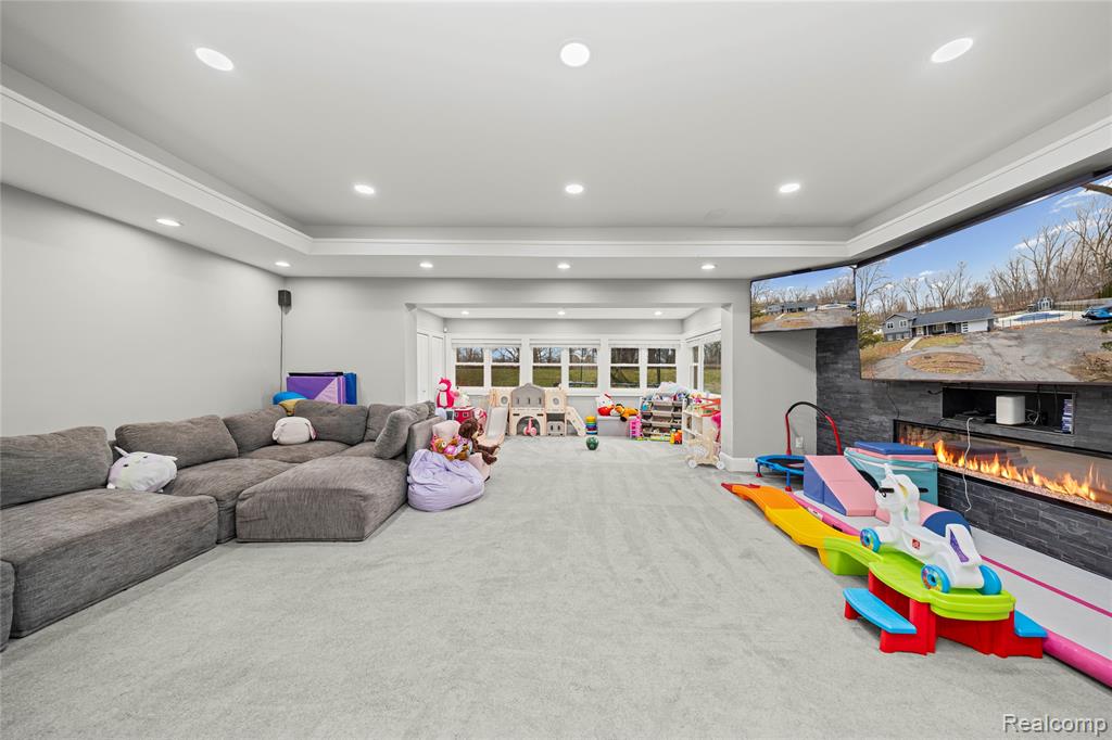15879 Millar Road, Clinton Twp, MI 48036 — Photo 41