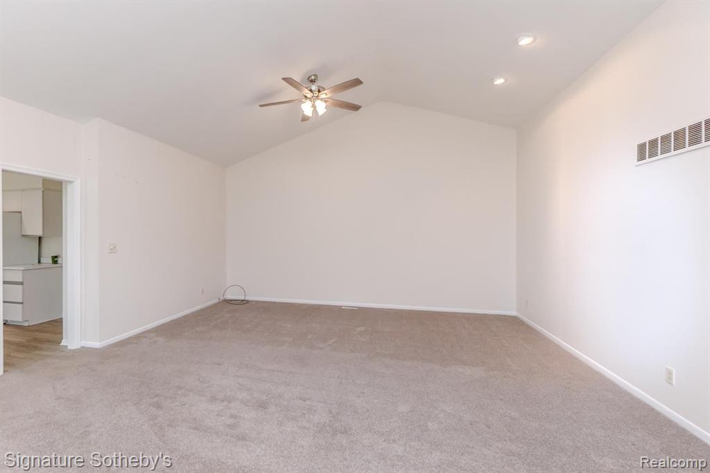 6015 PEBBLE LANE, West Bloomfield, MI — Photo 14