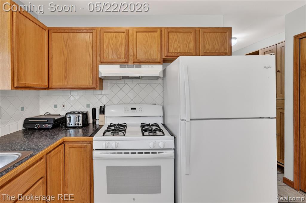 1029 Crestlane Drive, Saginaw, MI 48601 — Photo 11
